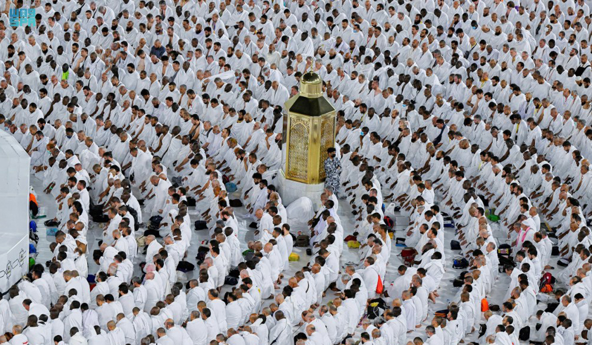 Saudi women step up to command crowds during Hajj